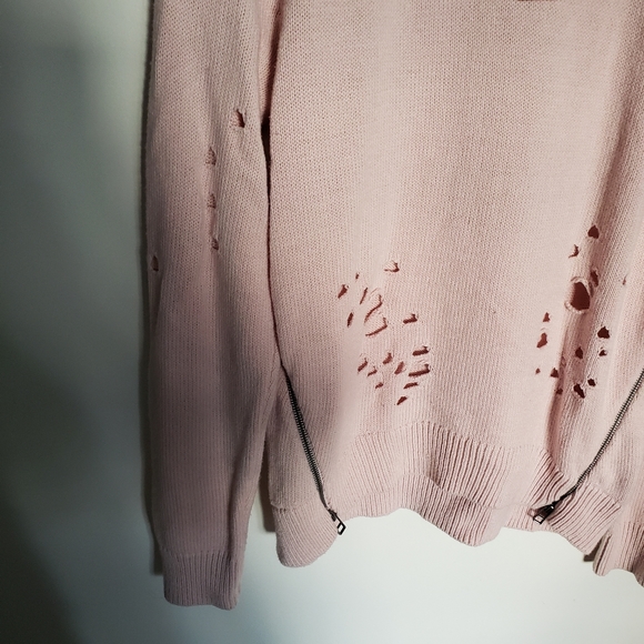 Express Distressed Sweater Pale Pink NWT Medium - Picture 3 of 10